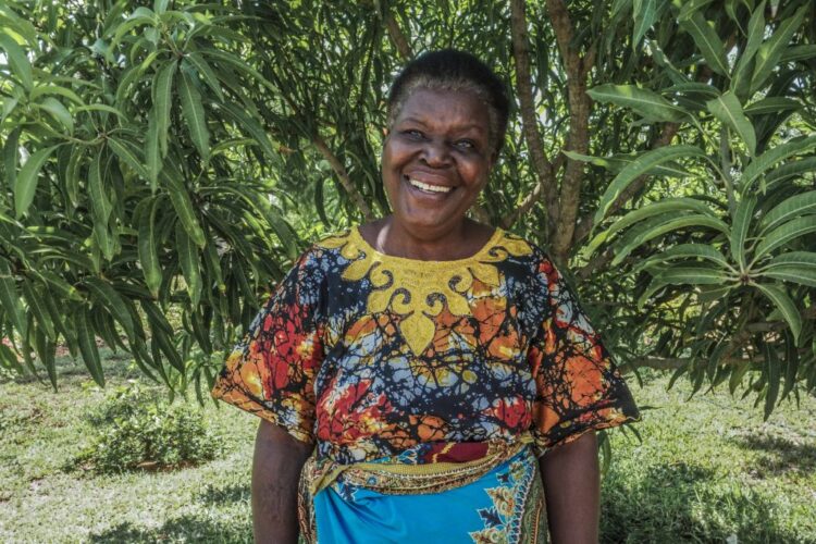 Escritora moçambicana Paulina Chiziane vence Prémio Camões 2021