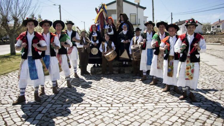 Pauliteiros de Miranda querem reforçar candidatura a Património Mundial 11 Pauliteiros de Miranda querem reforçar candidatura a Património Mundial