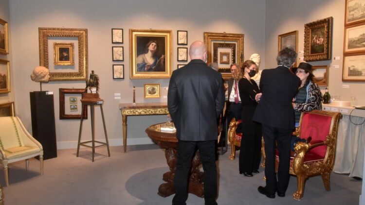 Artistas portuguesas fazem sucesso em feira de antiguidades em Paris 11 Artistas portuguesas fazem sucesso em feira de antiguidades em Paris