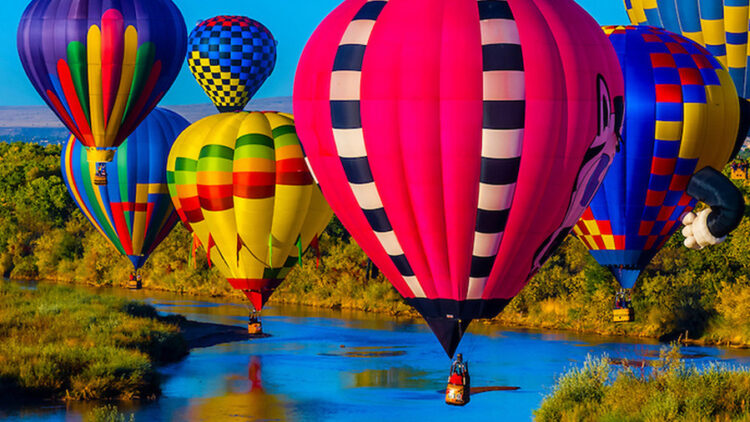 Balões de ar quente voltam a dar cor aos céus de Coruche