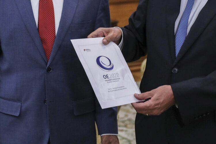 Chumbo do OE2022. Governo diz que argumentos do PCP e do BE “não resistem aos factos” 11 Chumbo do OE2022. Governo diz que argumentos do PCP e do BE “não resistem aos factos”