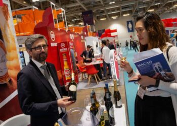 Degustação de vinhos e representação de empresas estrangeiras em feira de Macau
