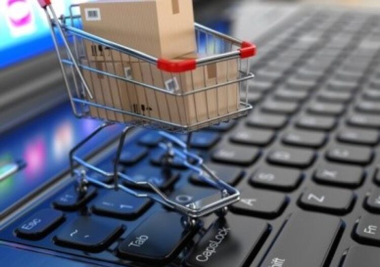 Estudo: Compras em loja física voltam a crescer e acompanham vendas online