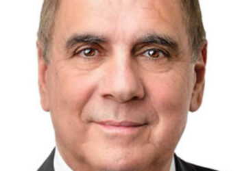 Português reeleito pela nona vez "mayor" no Canadá