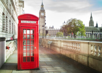 Big ben and red phone cabine in London