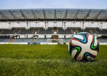 Autoridades do futebol querem impedir jogos com menos de 13 jogadores por equipa