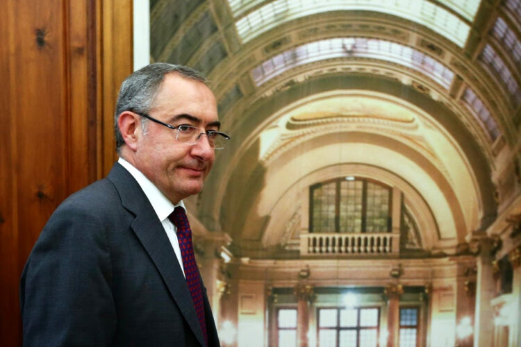 Carlos Gonçalves e José Cesário substituídos nas listas do PSD para deputados pela emigração