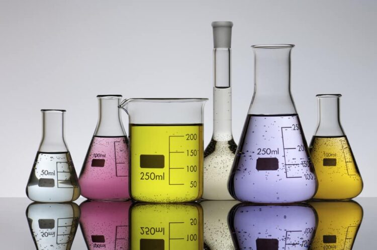 Cientistas chineses descobrem novo micróbio digestor de óleo