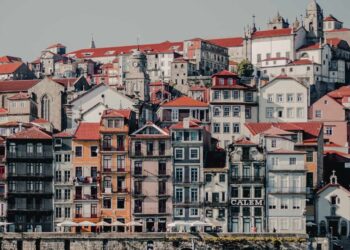 Cristiano Ronaldo abre três ginásios no Porto com a norte-americana Crunch. Segue-se Lisboa e Aveiro