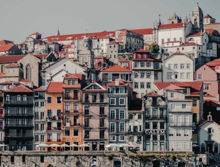 Cristiano Ronaldo abre três ginásios no Porto com a norte-americana Crunch. Segue-se Lisboa e Aveiro 11 Cristiano Ronaldo abre três ginásios no Porto com a norte-americana Crunch. Segue-se Lisboa e Aveiro