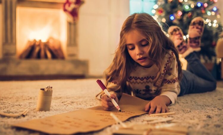 Lusodescendentes na Venezuela cumprem tradição de entregar carta ao Pai Natal