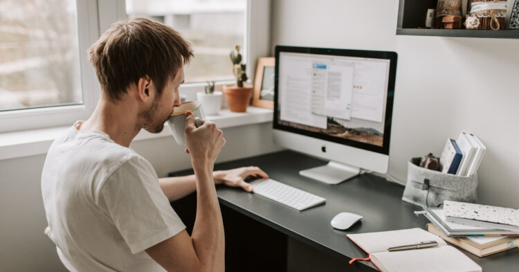 Novas regras do regime de teletrabalho entram em vigor a 1 de janeiro 11 Novas regras do regime de teletrabalho entram em vigor a 1 de janeiro