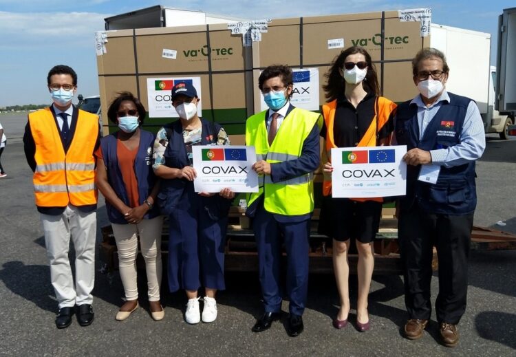 Portugal já doou 3,7 milhões de vacinas, a maioria aos PALOP 11 Portugal já doou 3,7 milhões de vacinas, a maioria aos PALOP