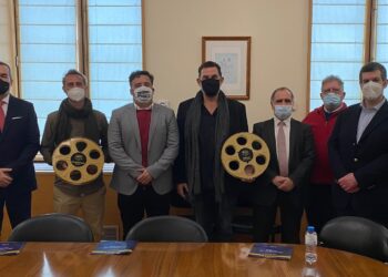 Portugueses vencedores no "Mesa International Film Festival" recebidos na Assembleia da República