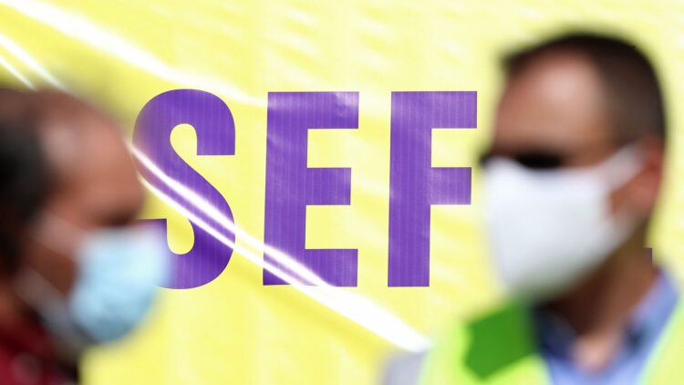 Restrições Covid-19: Quase mil passageiros multados em 12 dias nos aeroportos portugueses