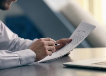 Tradução literária é trabalho artesanal, diz tradutor de chinês-português