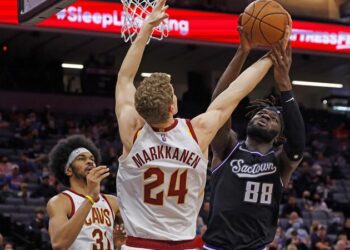 Basquetebol. Menos de um minuto em campo para Neemias Queta garantir a primeira vitória pelos Sacramento Kings