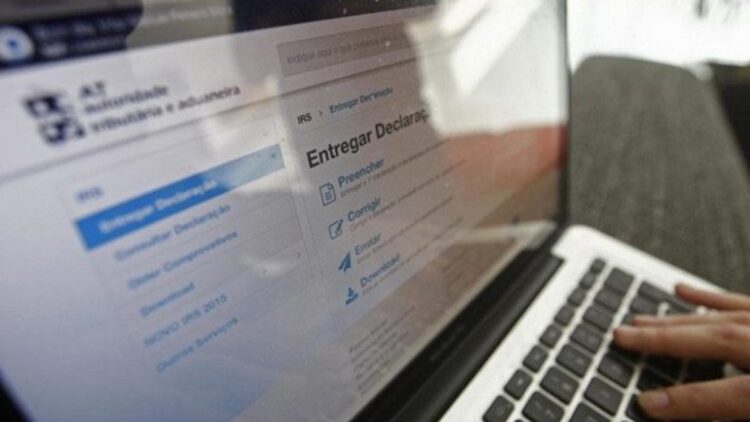 Deduções ao IRS a entregar em 2022: saiba que despesas contam 11 Deduções ao IRS a entregar em 2022: saiba que despesas contam