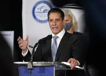 EUA. Educador português assume comando do 2º maior sistema público de ensino dos Estados Unidos