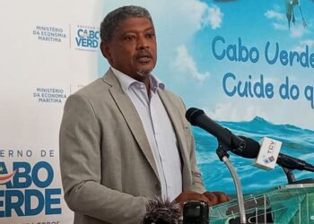 Escritor José Joaquim Cabral vence Prémio Literário Arnaldo França com "Destino Aziago"