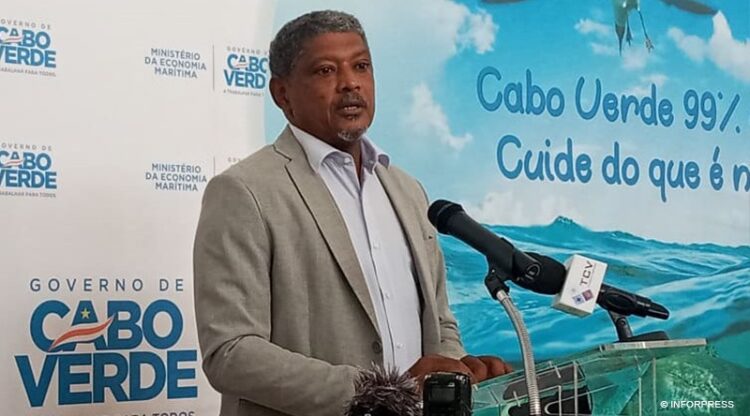 Escritor José Joaquim Cabral vence Prémio Literário Arnaldo França com "Destino Aziago" 11 Escritor José Joaquim Cabral vence Prémio Literário Arnaldo França com "Destino Aziago"