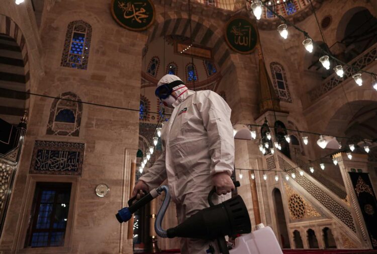 Há dois anos, o coronavírus ditava emergência de saúde pública internacional