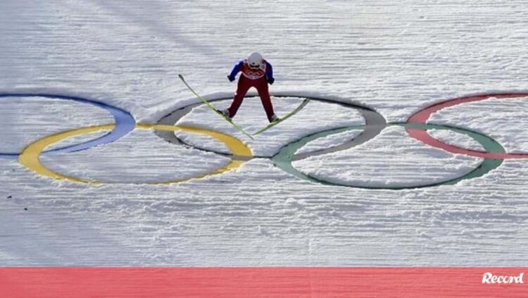 Jogos de Inverno Pequim 2022. Apresentado vestuário adaptado capaz de aguentar temperaturas extremas