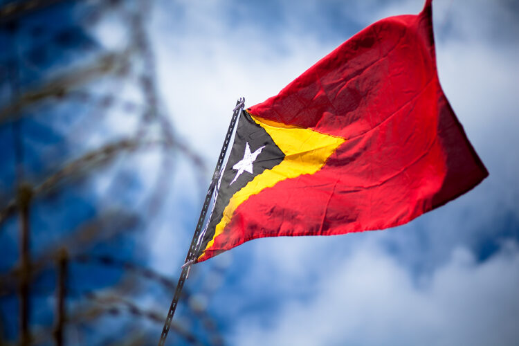 Juízes timorenses recebem formação em Portugal ao abrigo de parceria luso-europeia 11 mmm miguel madeira - 12 maio 2012 - TIMOR LESTE - Dili - reportagem em timor sobre os 10 anos da independencia bandeira de timor leste bandeiras