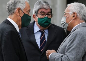 Legislativas. Governo admite suspender regra do isolamento para ir votar a 30 de janeiro