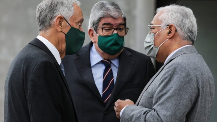 Legislativas. Governo admite suspender regra do isolamento para ir votar a 30 de janeiro 11 Legislativas. Governo admite suspender regra do isolamento para ir votar a 30 de janeiro