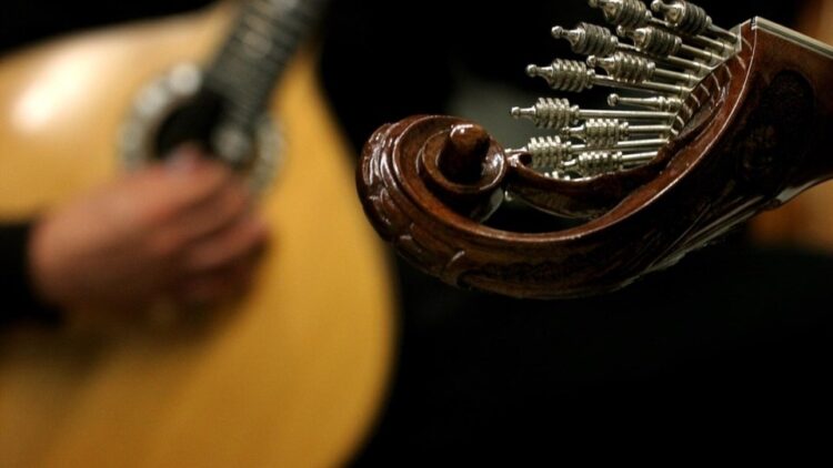 Mais de 200 anos de história da guitarra portuguesa reunidos em livro 11 Mais de 200 anos de história da guitarra portuguesa reunidos em livro