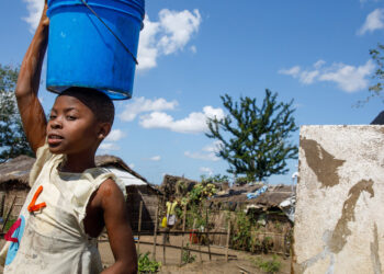 Moçambique. Mingau enriquecido tira crianças da desnutrição