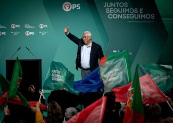 PS vence eleições com maioria absoluta