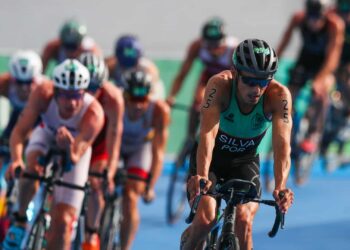 Triatlo português quer medalha e equipa de estafetas mistas em Paris2024