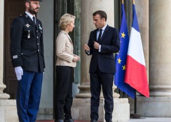 Ursula von der Leyen em Paris para inauguração da presidência francesa do Conselho da UE