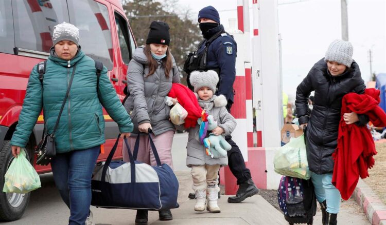 Dezenas de portugueses mobilizados em Cracóvia para ajudar refugiados da Ucrânia