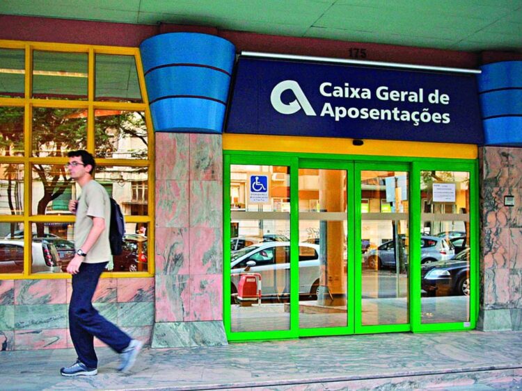 Em Portugal reformaram-se mais de 16 mil funcionários públicos em 2021 11 Em Portugal reformaram-se mais de 16 mil funcionários públicos em 2021