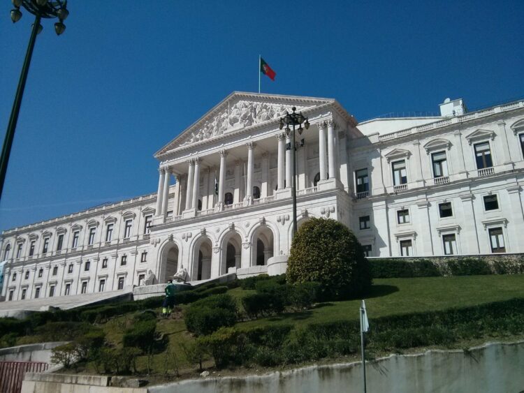 Proposta de Orçamento gera críticas na oposição 11 Proposta de Orçamento gera críticas na oposição