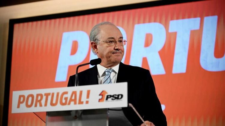 PSD faz queixa no MP para responsabilizar quem contou votos dos emigrantes 11 PSD faz queixa no MP para responsabilizar quem contou votos dos emigrantes