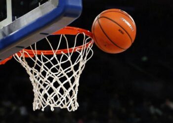 Portugal sofre em França terceira derrota na corrida ao Mundial de basquetebol