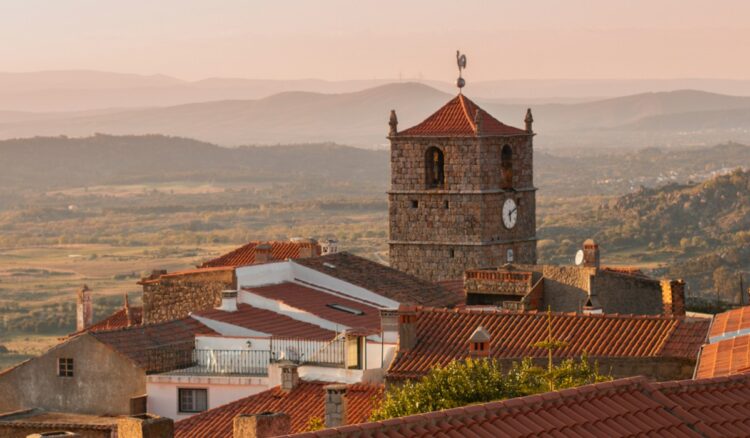 Secretária de Estado das Comunidades Portuguesas visita Idanha-a-Nova