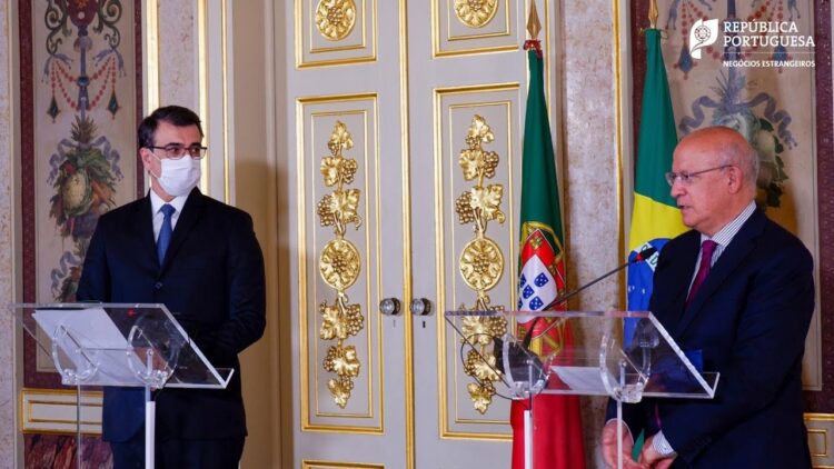 Chefes da diplomacia portuguesa e brasileira encontram-se hoje em Lisboa 11 Chefes da diplomacia portuguesa e brasileira encontram-se hoje em Lisboa