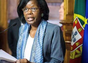 Ministra diz que entre 72 e 99% dos emigrantes na Europa receberam boletins de voto