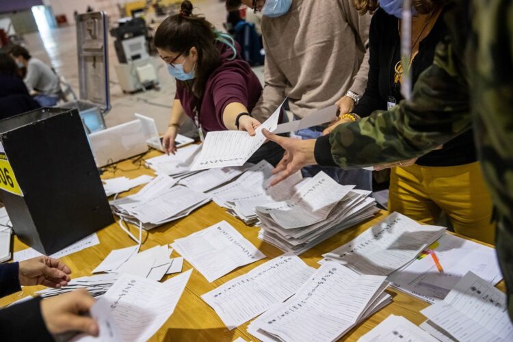 Legislativas. Contagem da repetição eleitoral no círculo da Europa termina com 109 mil boletins recebidos 11 Legislativas. Contagem da repetição eleitoral no círculo da Europa termina com 109 mil boletins recebidos