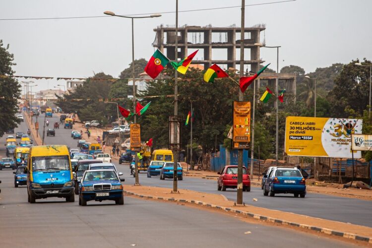 Moçambique. Embaixador visita empresa de capital maioritário português nacionalizada pelo Estado guineense 11 Moçambique. Embaixador visita empresa de capital maioritário português nacionalizada pelo Estado guineense