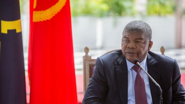 PR de Angola inicia visita a Cabo Verde com cedência de Boeing à TACV 11 PR de Angola inicia visita a Cabo Verde com cedência de Boeing à TACV