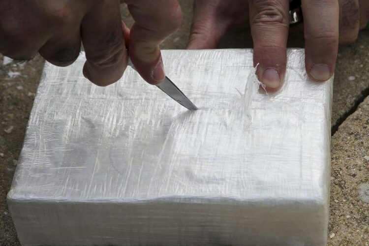 5,6 toneladas de cocaína em navio proveniente do Brasil apreendidas em Cabo Verde 11 5,6 toneladas de cocaína em navio proveniente do Brasil apreendidas em Cabo Verde