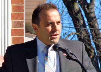 EUA. Carreira docente ajudou à eleição do 1.º luso-americano mayor