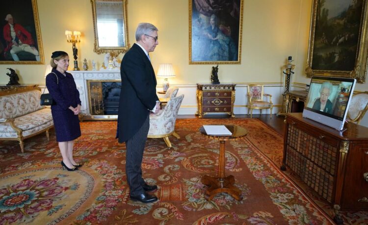 Embaixador de Portugal no Reino Unido apresentou Cartas Credenciais à Rainha Isabel II 11 Embaixador de Portugal no Reino Unido apresentou Cartas Credenciais à Rainha Isabel II