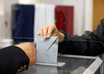 Presidenciais/França. Portugueses temem "caos" com possível vitória de Marine Le Pen